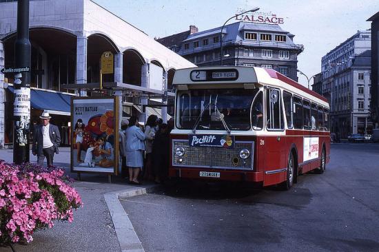 800px-Berliet_bus_TCM_ligne_2,_1971_Mulhouse